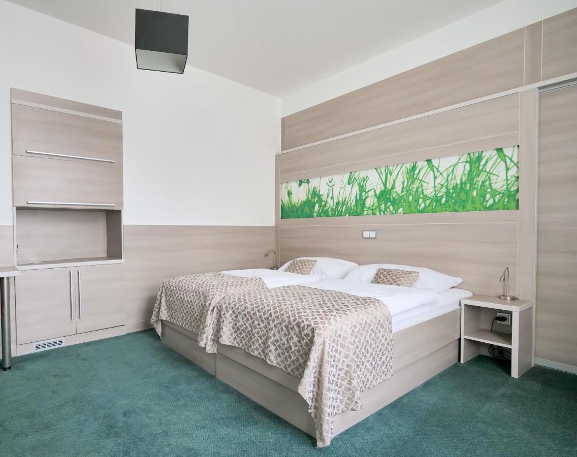 Hotel Zlata Hvezda Litomyšl Exteriör bild