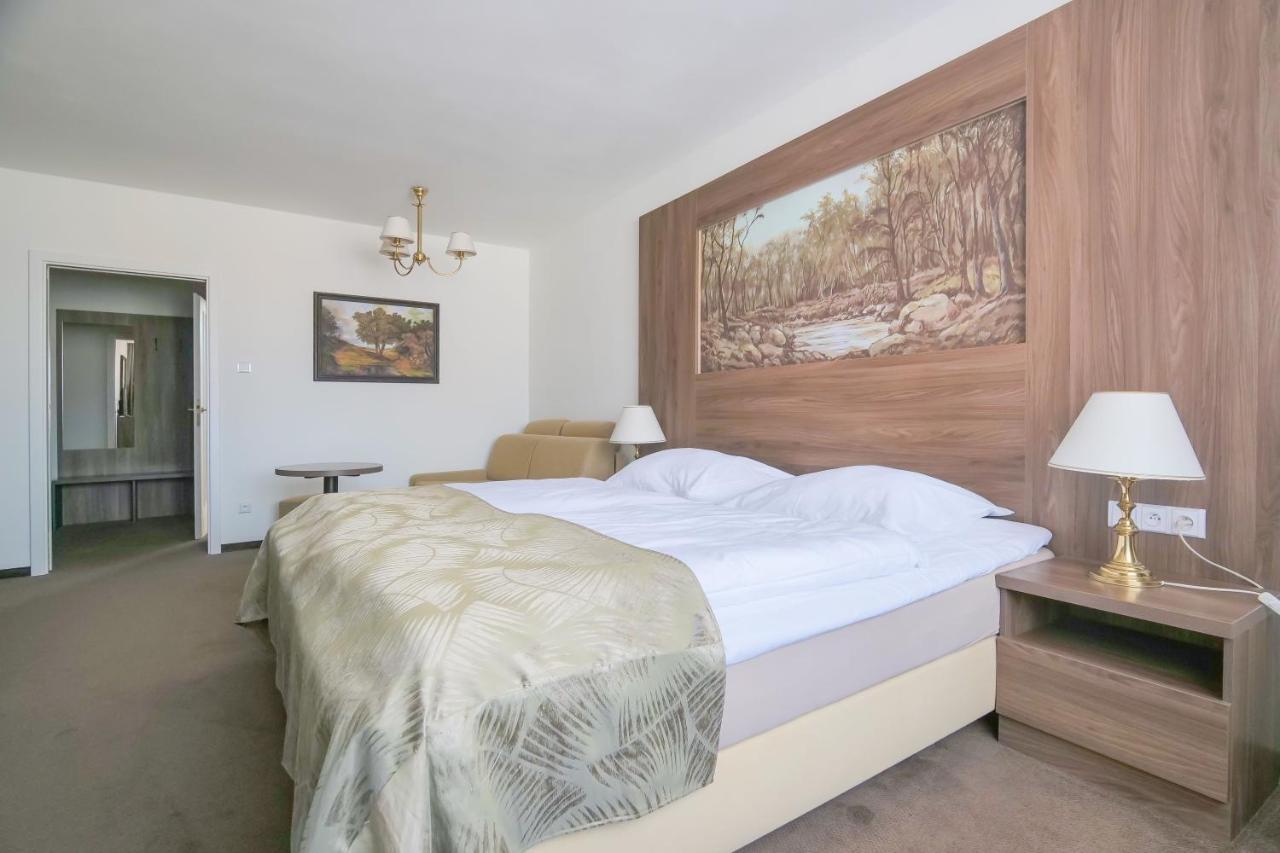 Hotel Zlata Hvezda Litomyšl Exteriör bild