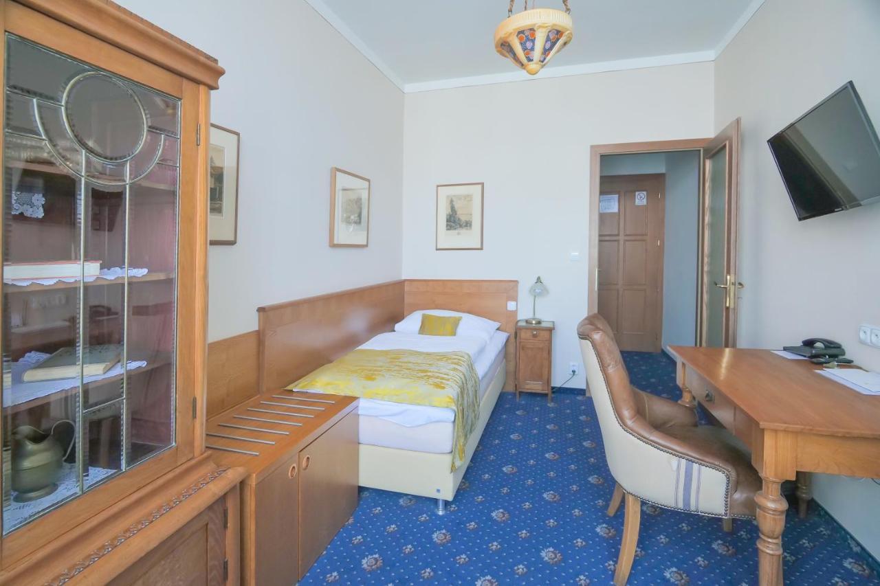 Hotel Zlata Hvezda Litomyšl Exteriör bild