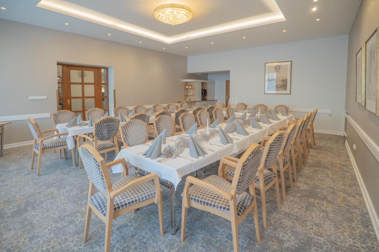 Hotel Zlata Hvezda Litomyšl Exteriör bild