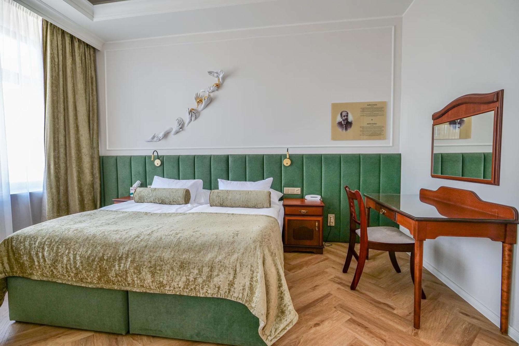 Hotel Zlata Hvezda Litomyšl Exteriör bild
